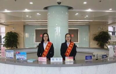 驚訝！到周村辦事，N多窗口只能看到一張臉！——咨詢服務新體驗